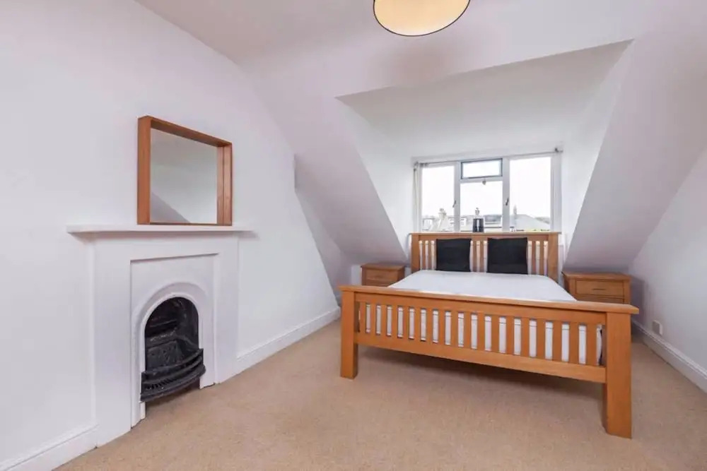 2 Bedroom Flat In North London