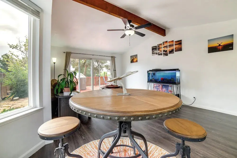 Pet-friendly Home w/ Hot Tub! 6 Mi to Dtwn Reno