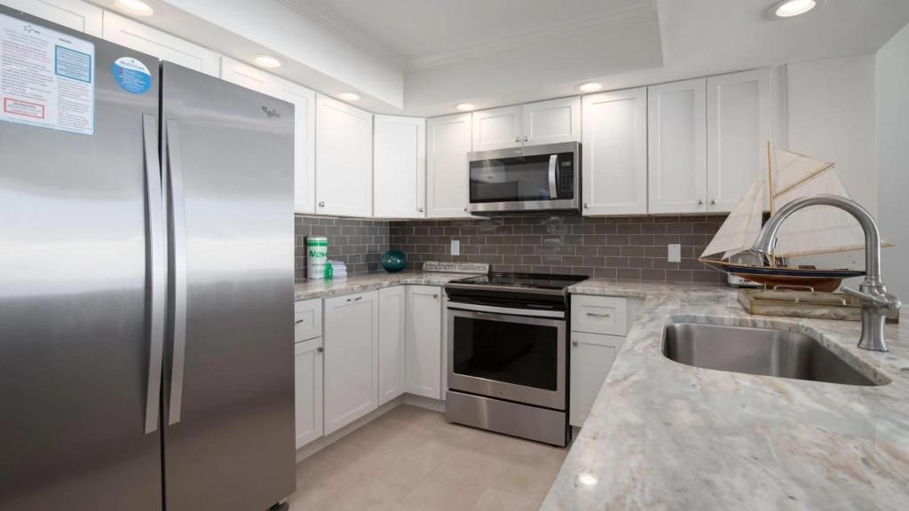 Beachside Two 4330 flr13 2BR 2BA 6