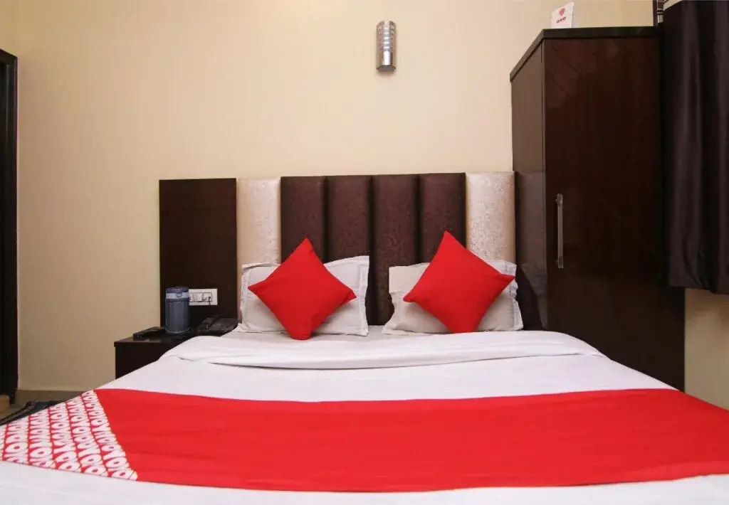 Gaurav Guest House by OYO