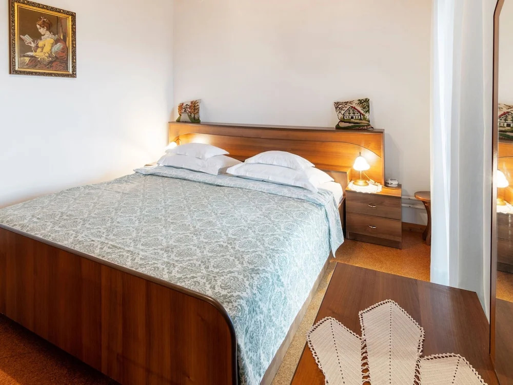 Peaceful Apartment in Poreč with Garden