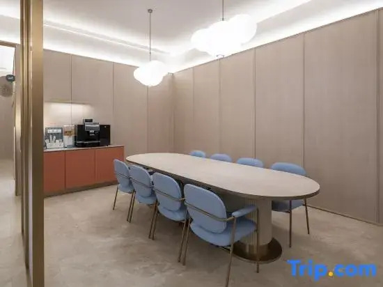 HanTing Hotel (Zhenjiang Dagang New District Xingfu Plaza)