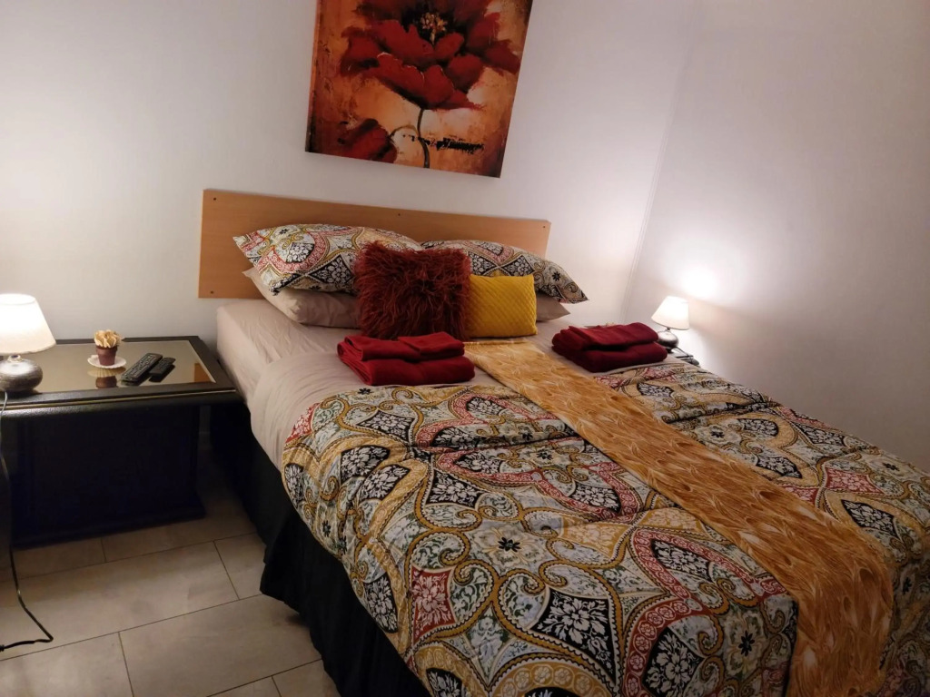 Vibrant apartment in the heart of the town