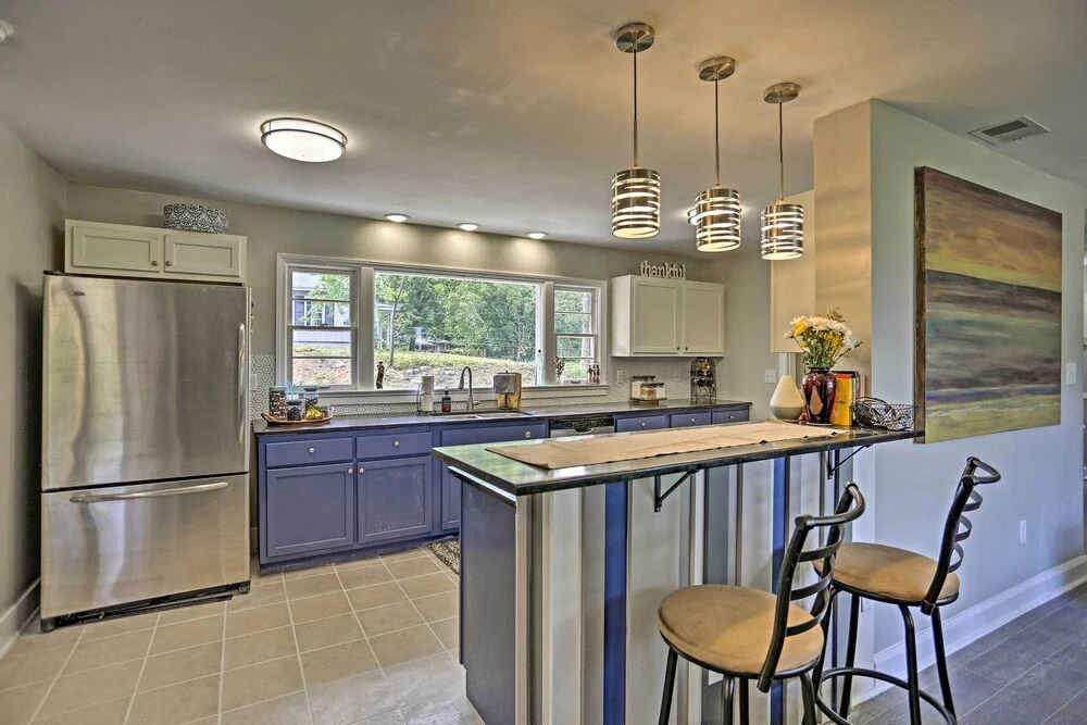 Family-friendly Escape ~ 6 Mi to City Center!