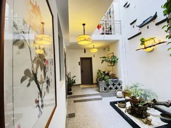Youjing Xiaoyuan Homestay (Luoyi Ancient City Street Branch)