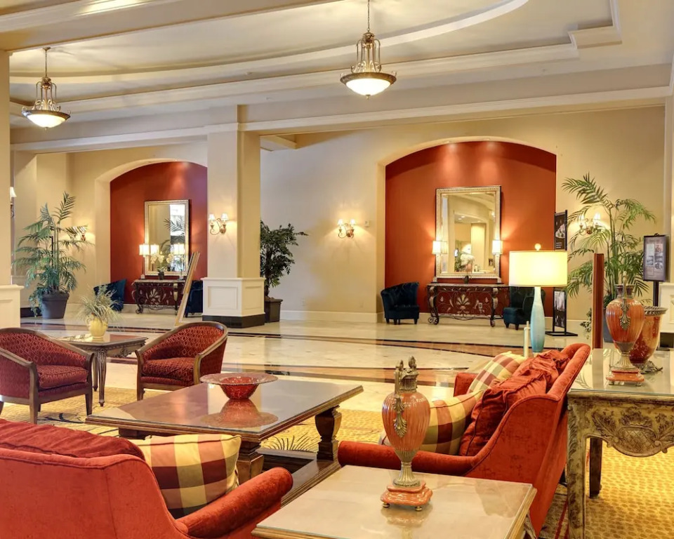 The Grand Hotel - Salem
