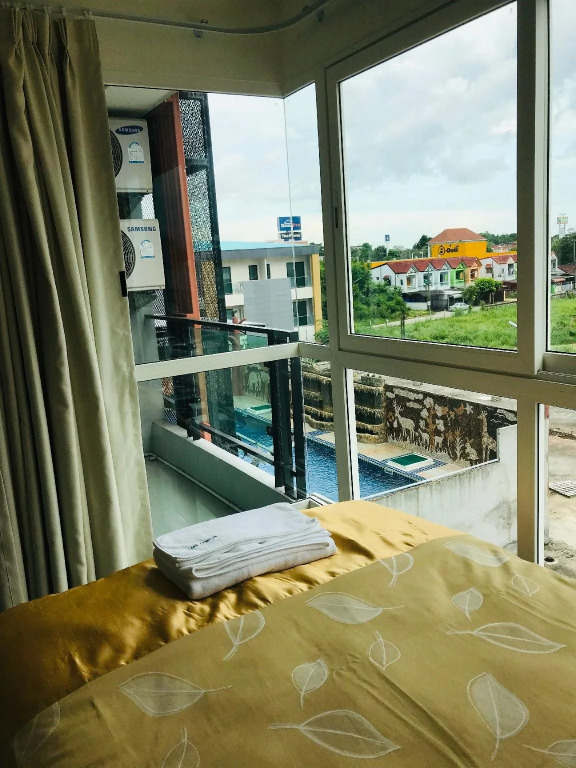 ME Residence & ME Condominium