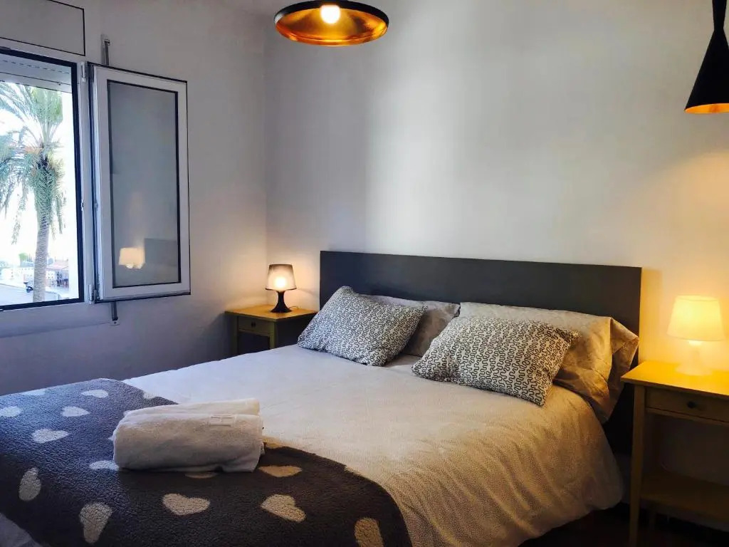APARTAMENTOS AQUARIUM. 150 METROS PLAYA