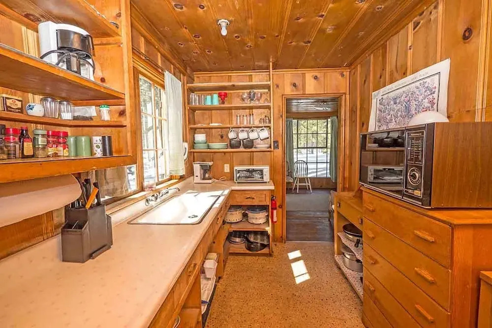 3901 Azure Avenue 2 Bedroom Cabin