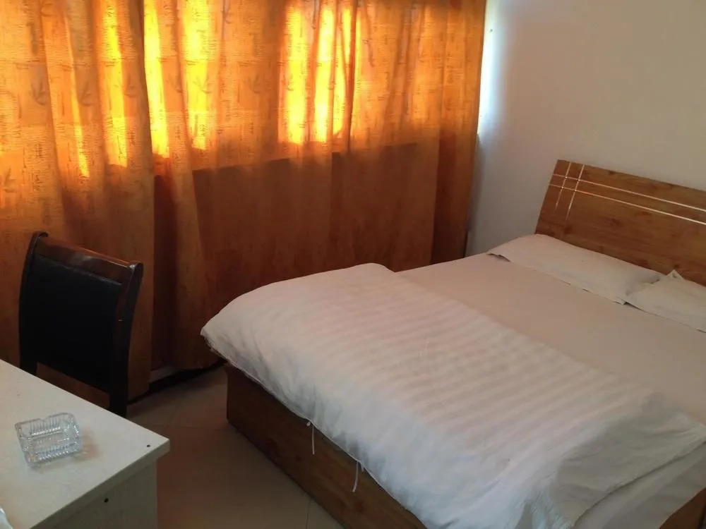 Yueliangwan Fashion Hostel