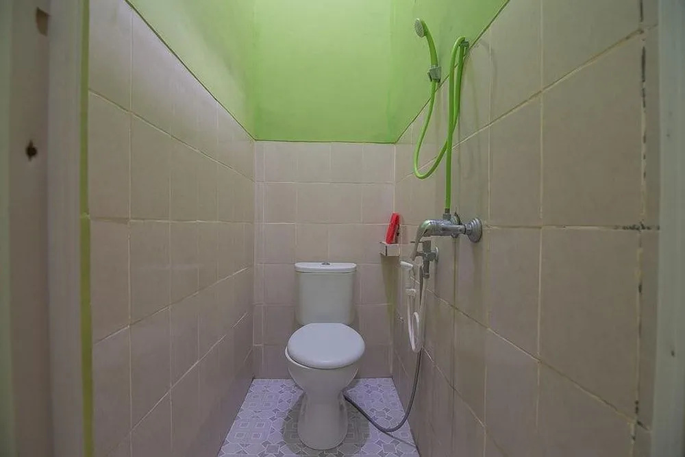 RedDoorz near Kampus UMP Purwokerto