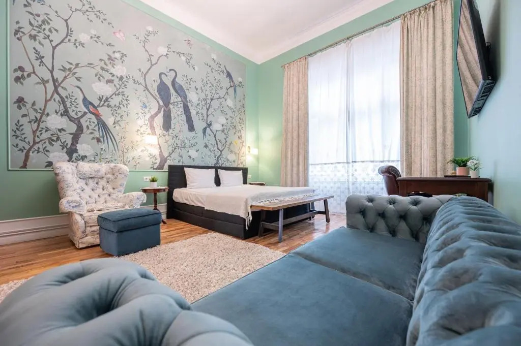 Victoria Apartment 1901