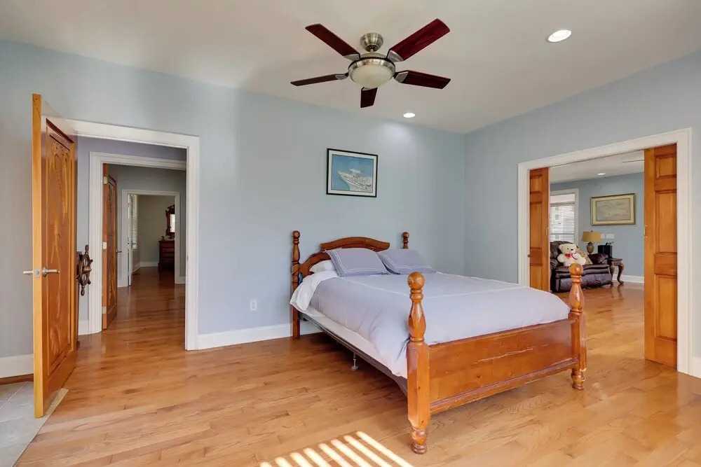 2nd-floor Unit w/ Deck! 1 Mi to Carolina Beach