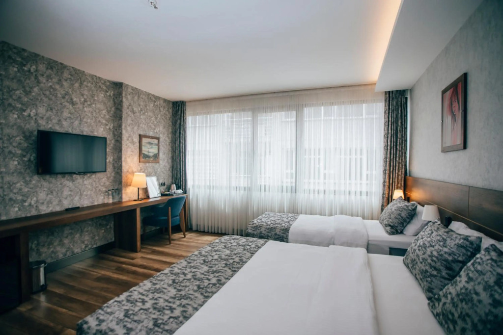 Life Point Hotel