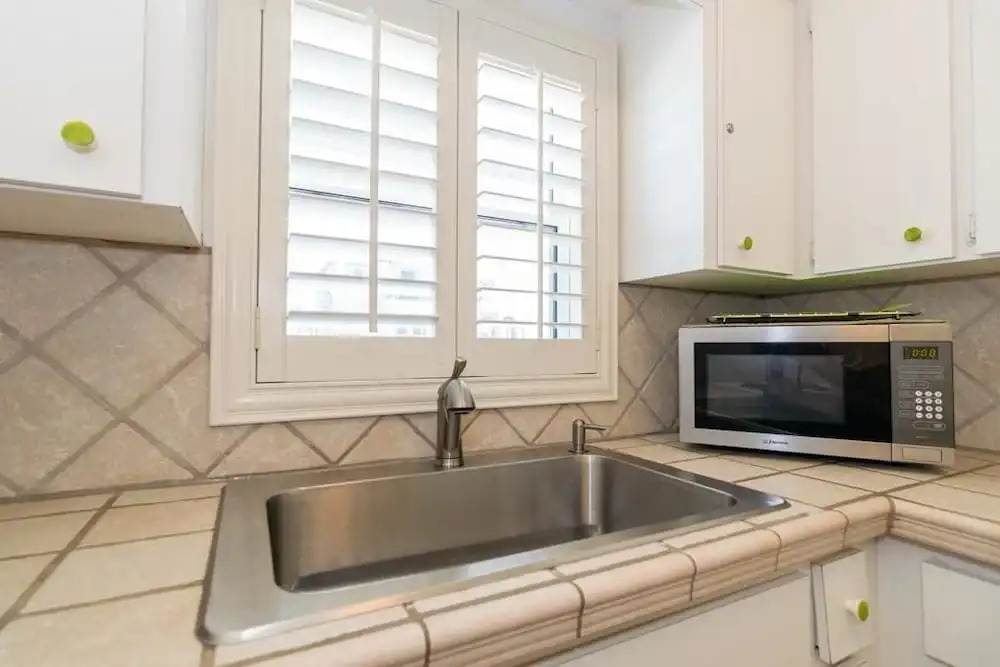 AM Beach Place Unit 6