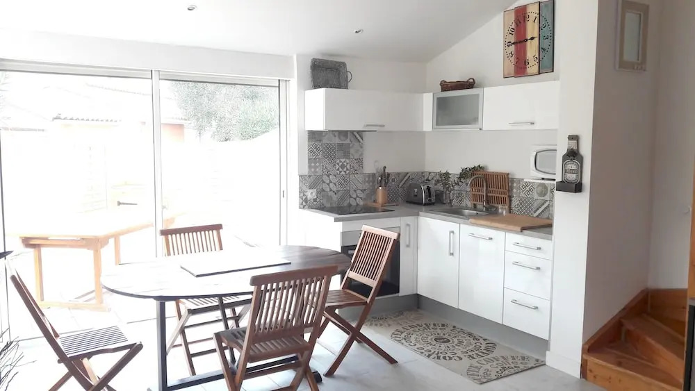 House With 2 Bedrooms in Narbonne, With Enclosed Garden - 250 m From t
