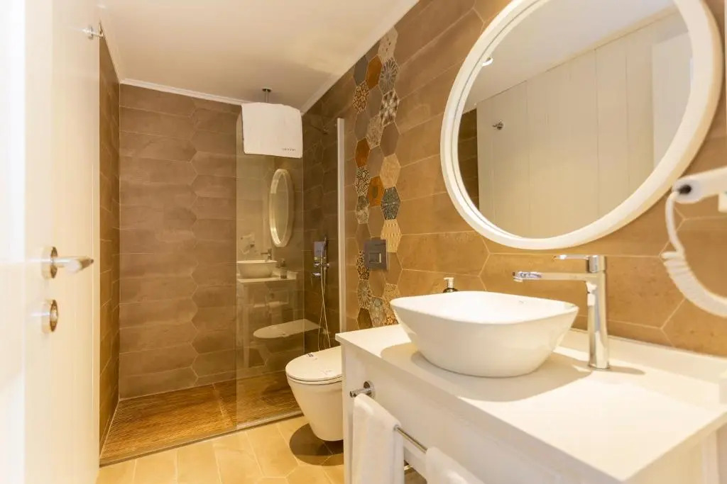Alp Suites Limon