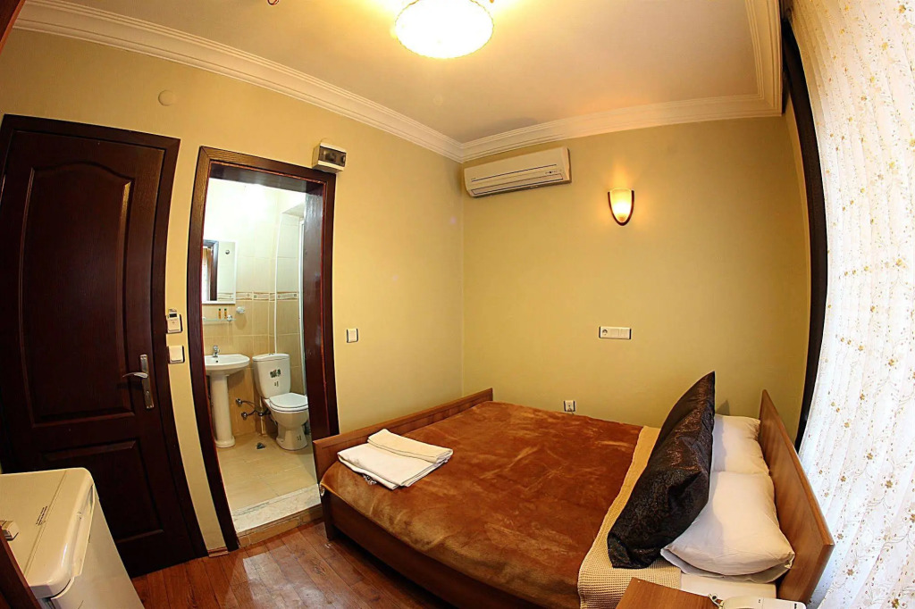 paradise hotel