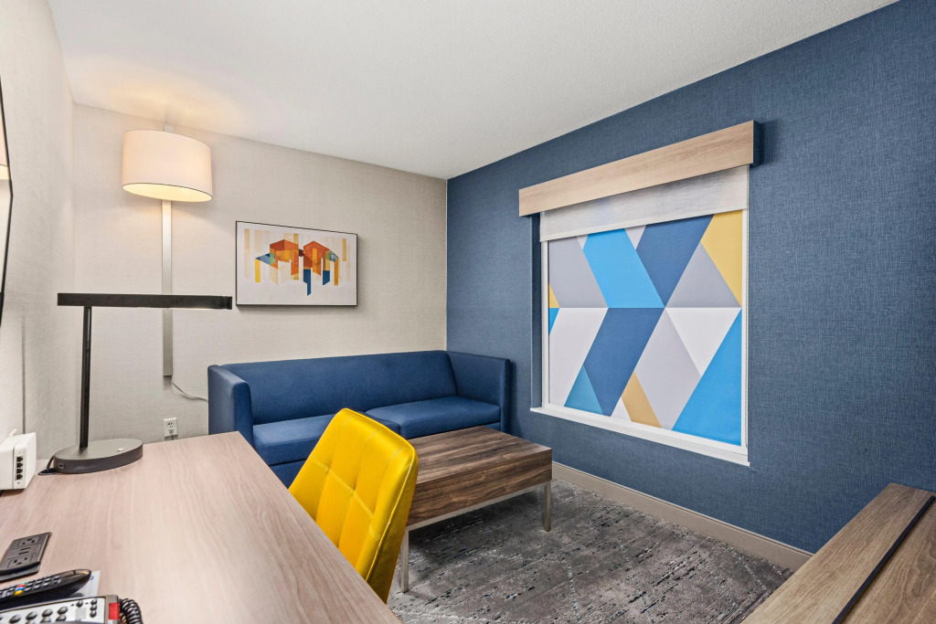 Holiday Inn Express Hotel & Suites Lincoln-Roseville Area by IHG