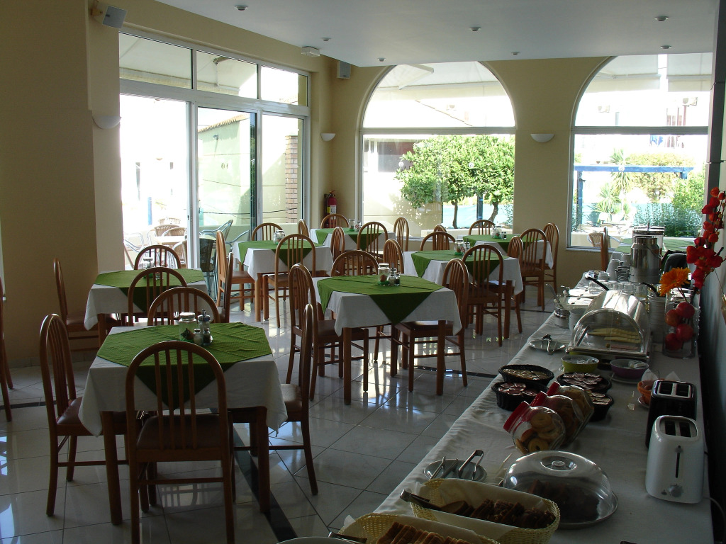Summerland Hotel & Bungalows
