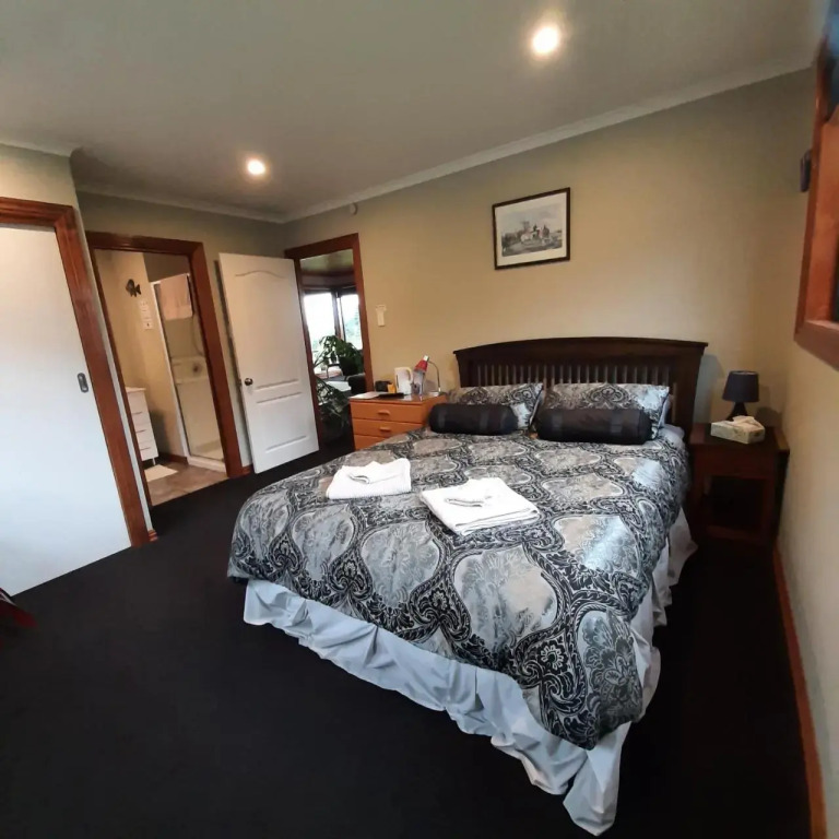 Koru Beachfront Holiday Cabins & Hot Tub