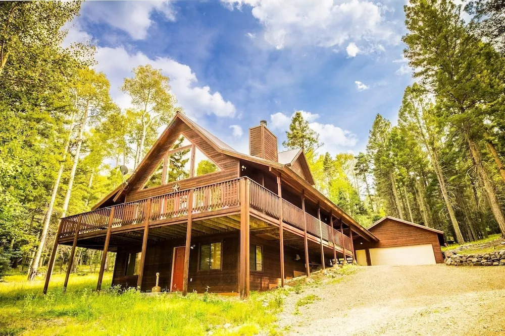 Sleepy Bear House 4 Bedrooms 3 Bathrooms Home