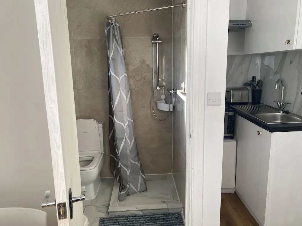 Comfortable Homely Studio Flat in Wembley