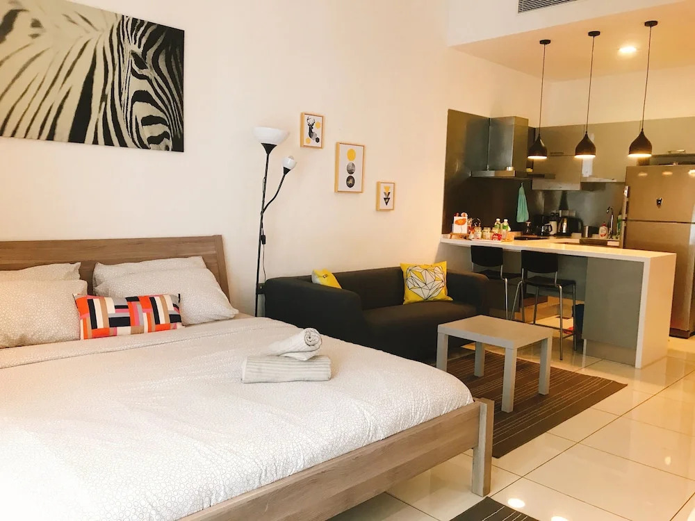 7kgTravellerHome  KLCC-COSY Studio