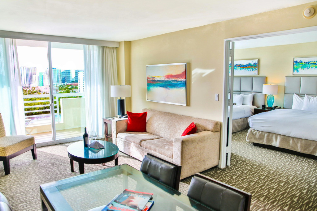 GALLERY One - A DoubleTree Suites by Hilton Hotel