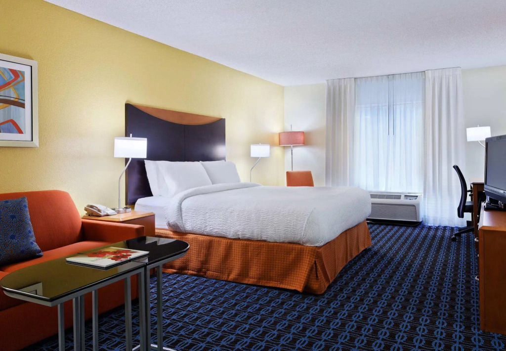 Fairfield Inn & Suites Charlotte Arrowood