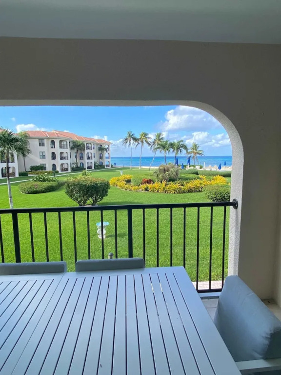 Oceanfront Condo on Seven Mile Beach