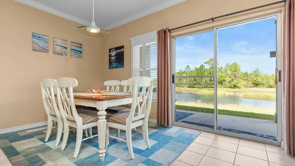 Cozy Family Home - Community Pool, Private Porch, 10-minute Walk to Beach