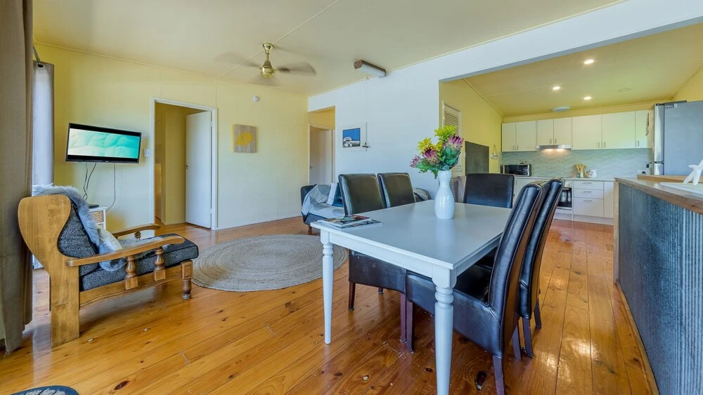 Inverloch Beach Hut - Close To Beach And Shops!