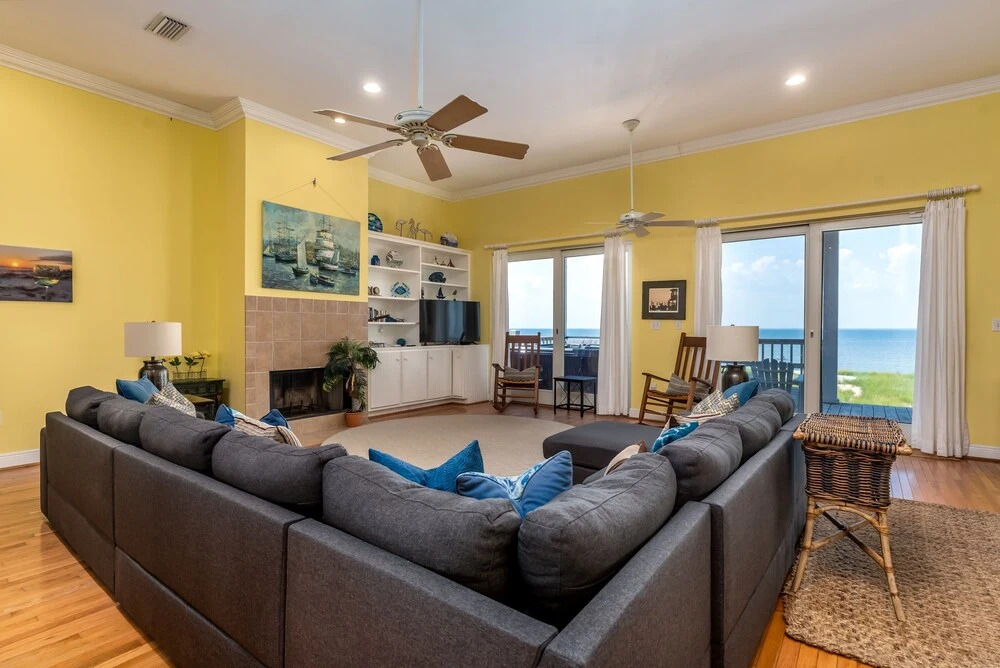 Ricky Mos' Island Oasis - 2628 Bridgeview 4 Bedroom Home by Redawning