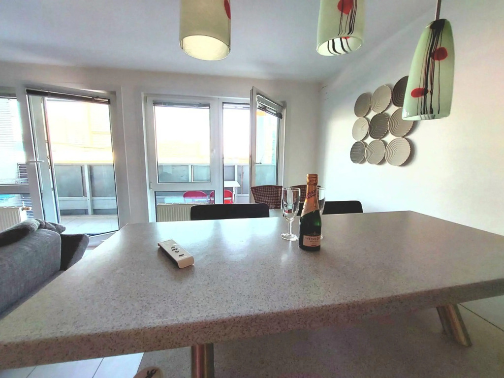 Mischek Tower Apartment with private terrace next to UNO