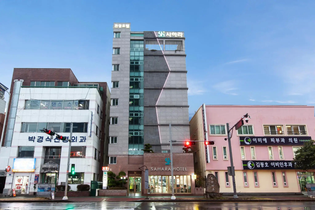 Sahara Hotel