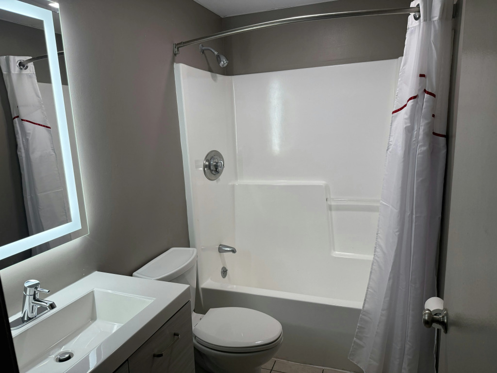 Red Roof Inn & Suites Swansea