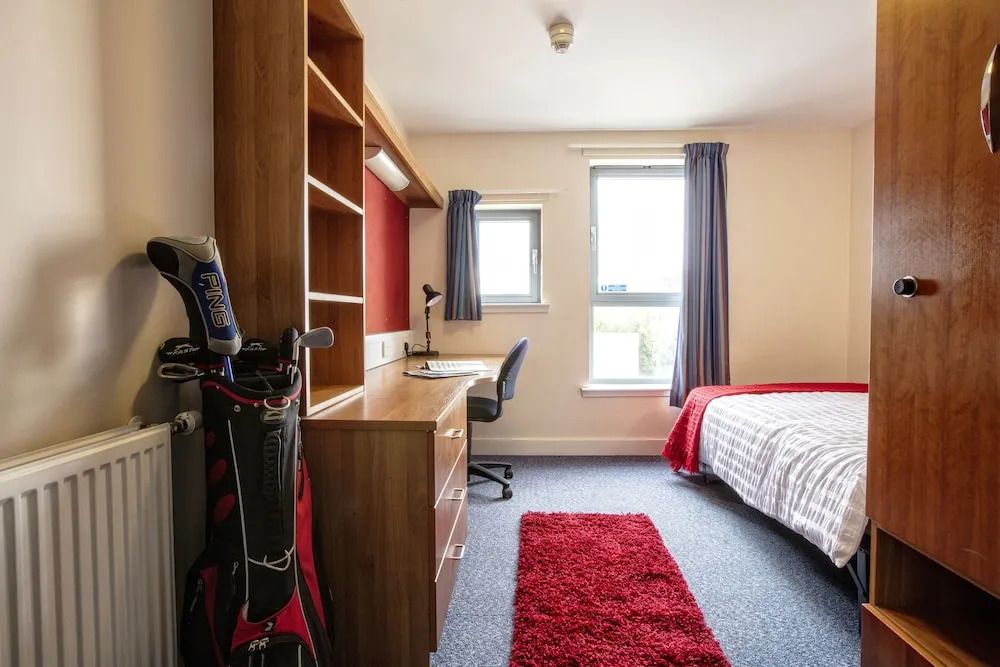 Belmont Apartments and Rooms