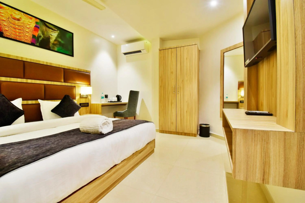 Aura One Hotel