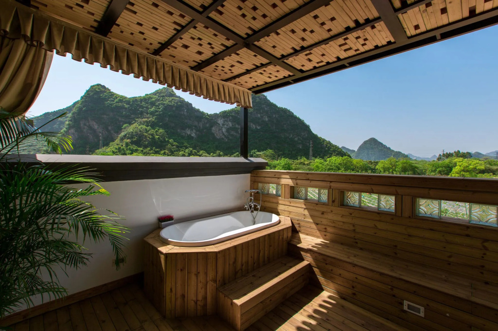 Moon Flower Hotel