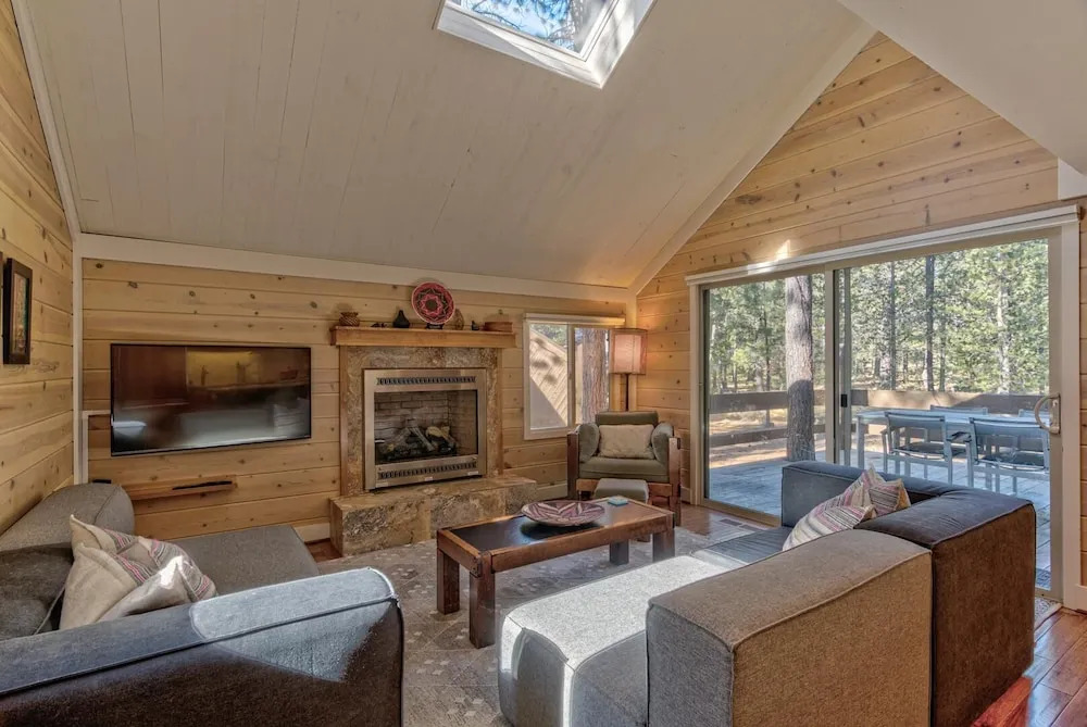Pole House #13 by Village Properties at Sunriver