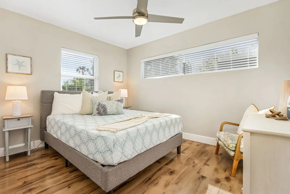 Beach Haven - 240 Virginia Ave - Bogo24 4 Bedroom Home by RedAwning, Fort Myers Beach