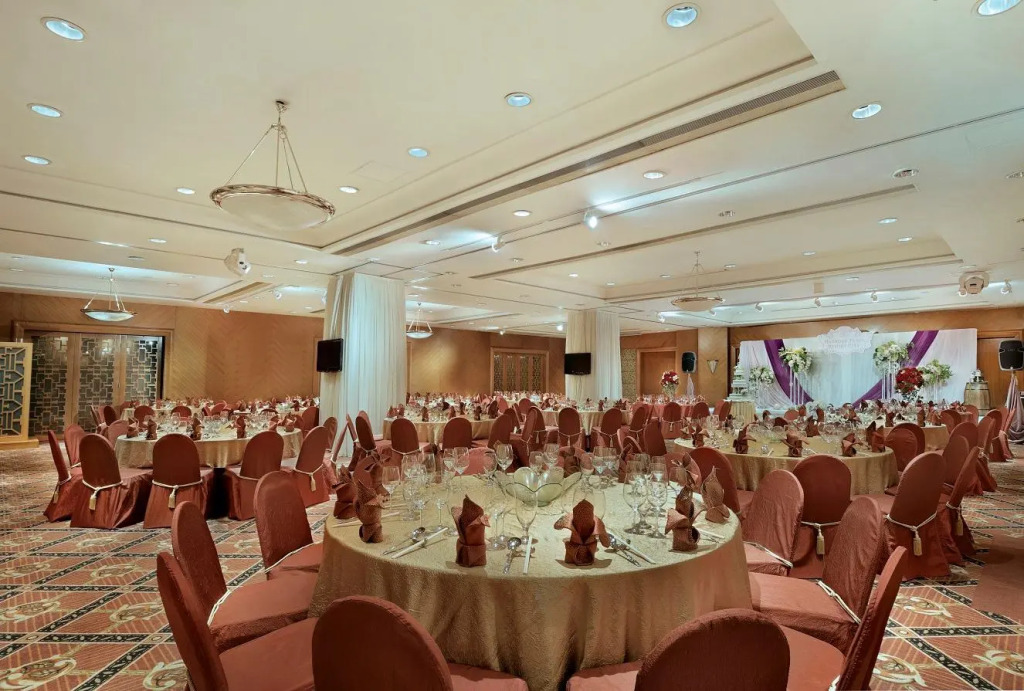 Harbour Plaza Resort City