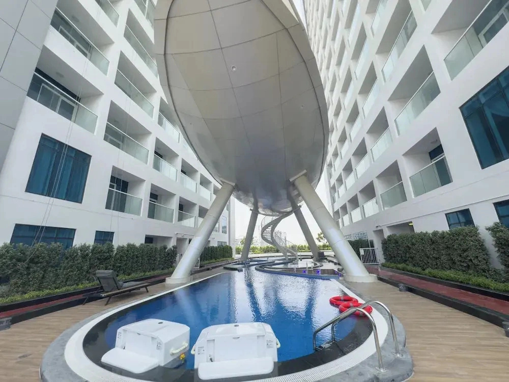 Vogue | Opalz by Danube Arjan near Science park