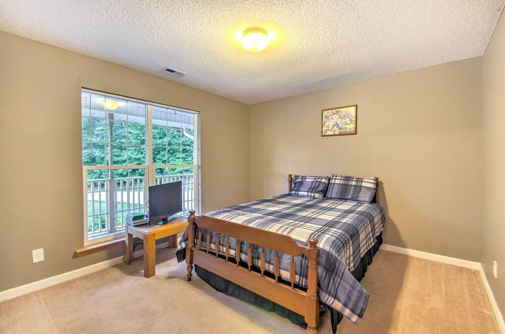 Cedar Mountain House on 12 Acres - Near Trails!