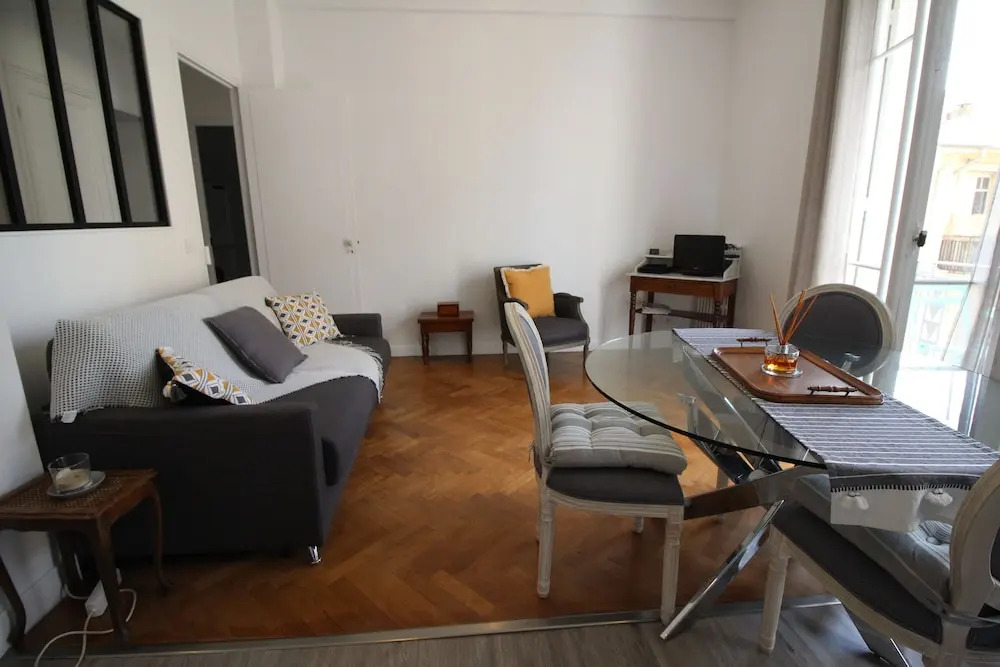 Nice Booking Clemenceau