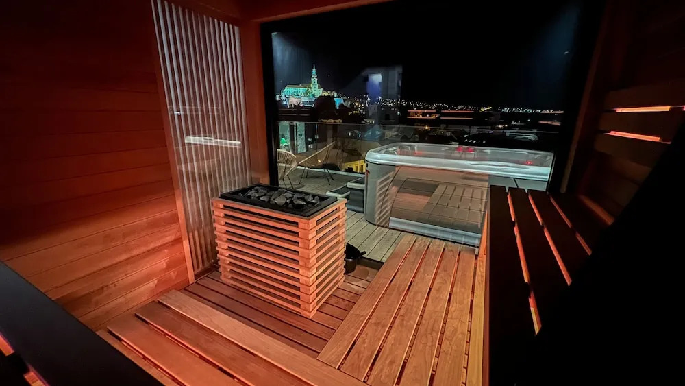 BOUTIQUE HOTEL11 with rooftop SPA
