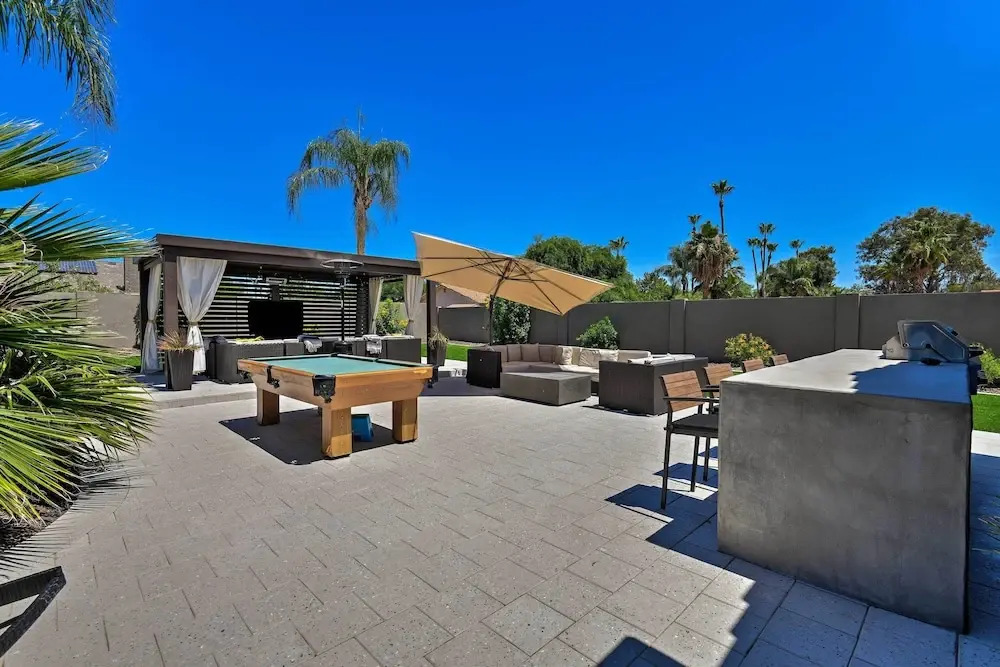 Scottsdale Oasis w/ Outdoor Bar & Pool!