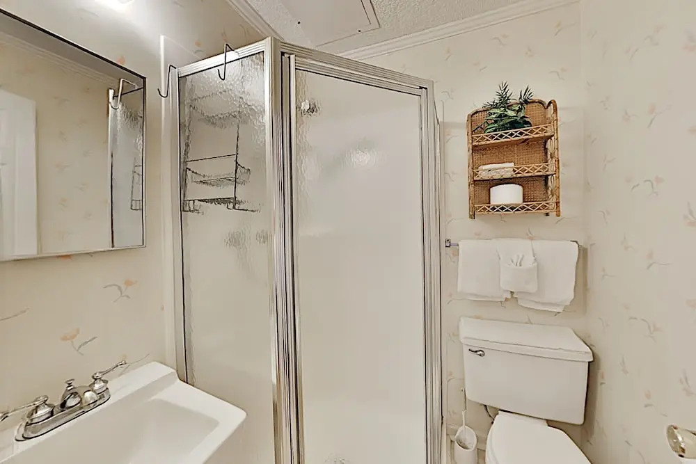237apabe 2 Bedroom Condo