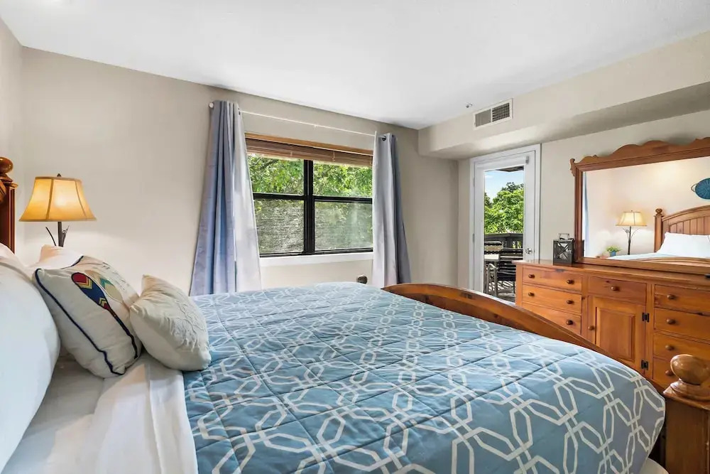 Ron's Retreat Stay for 6 With Resort Amenities